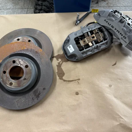 2024-2026 Ford Mustang GT Front 4 Piston BREMBO Brake Calipers Rotors 5k mi