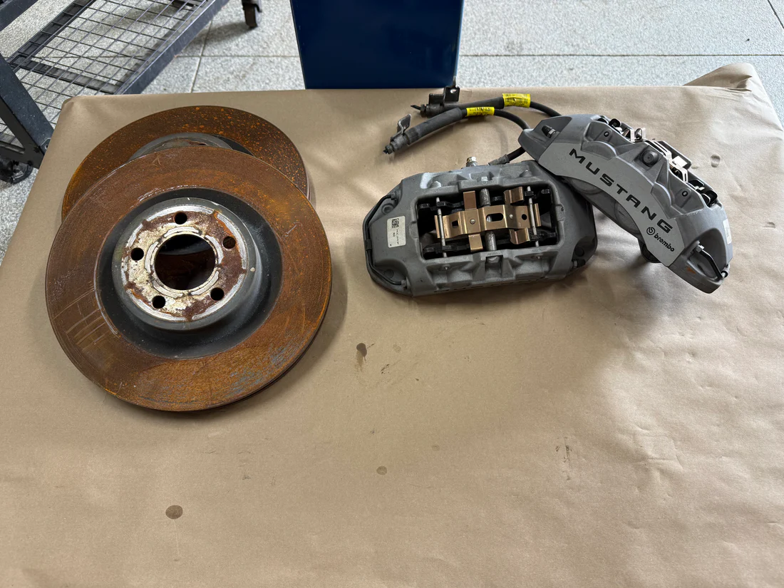 2024-2026 Ford Mustang GT Front 4 Piston BREMBO Brake Calipers Rotors 15k mi