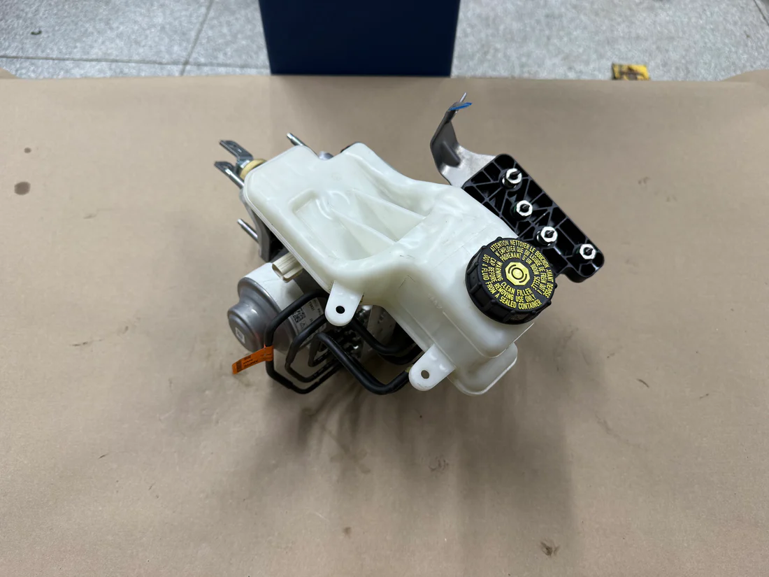 Ford Mustang GT 5.0 Brake Booster Master Cylinder Automatic