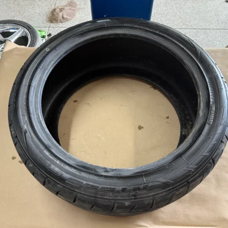 Nitto NT555 G2 265/40/19 Tire