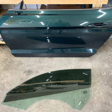 Ford Mustang GT GT500 LH Driver Side Door Complete w/Glass Green B5