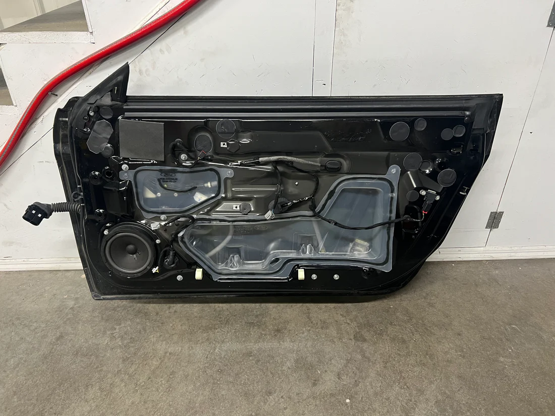 Ford Mustang GT EcoBoost RH Passenger Side Door Complete w/Glass - Image 4