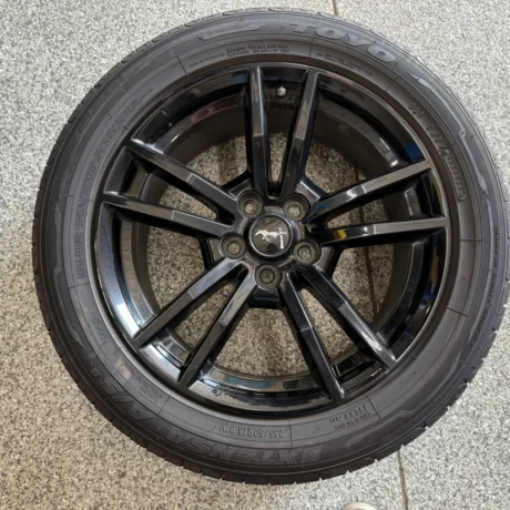 Ford Mustang GT 5.0 18x8" Wheel Toyo Tire 235/50/18
