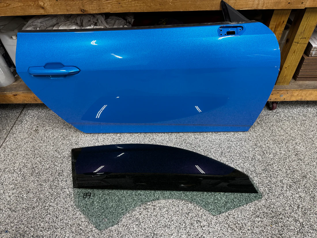 Ford Mustang GT EcoBoost RH Passenger Side Door Complete w/Glass - Image 5